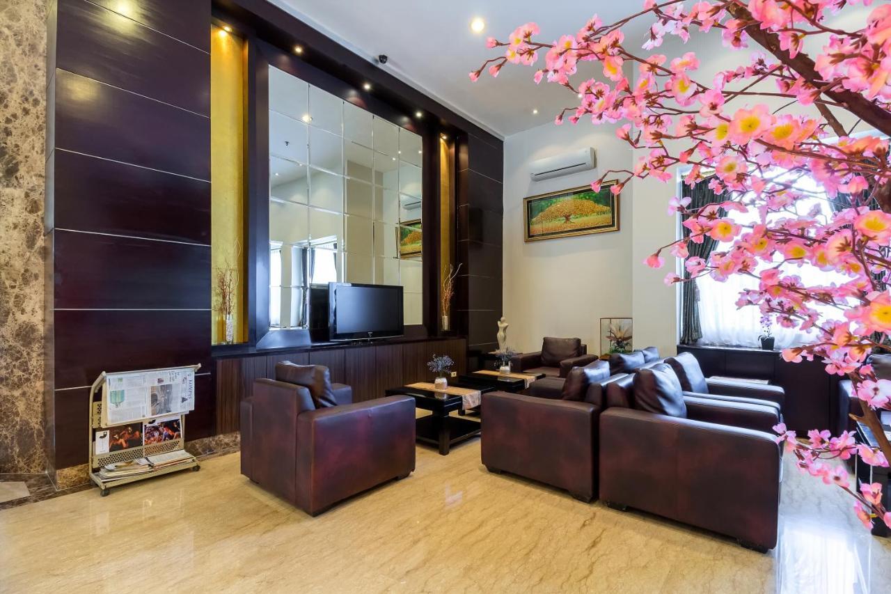 Hotel Golden Sky Pluit Джакарта Экстерьер фото